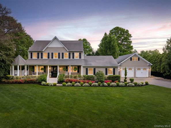 25 Fawn Crossing, Wading River NY 11792