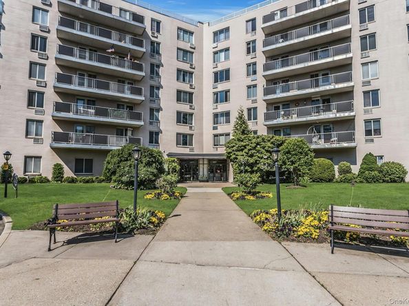 135 Post Avenue 5L, Westbury NY 11590