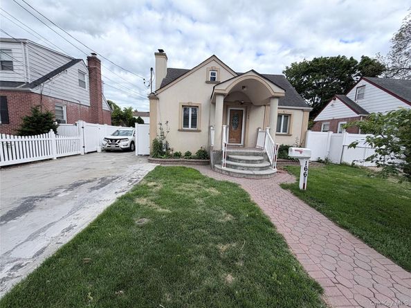 166 Stanton Boulevard, Uniondale NY 11553