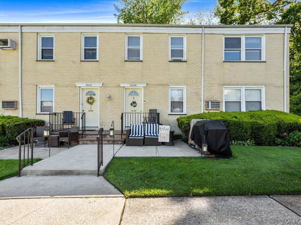 251-03 71st Road 36B, Bellerose NY 11426
