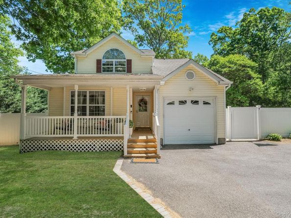 1 Queens Road, Miller Place NY 11764