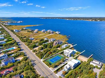 330 Dune Road