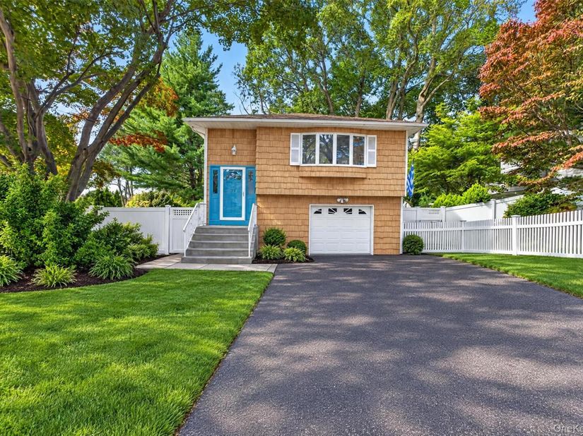 54 Longfellow Drive, Kings Park NY 11754