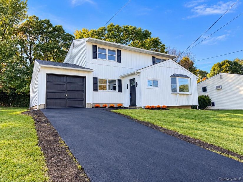 18 Willow Street, Selden NY 11784