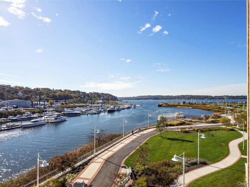 100 Garvies Point Road 1036, Glen Cove NY 11542