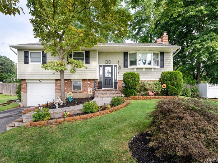 49 McKinley Street, Saint James NY 11780