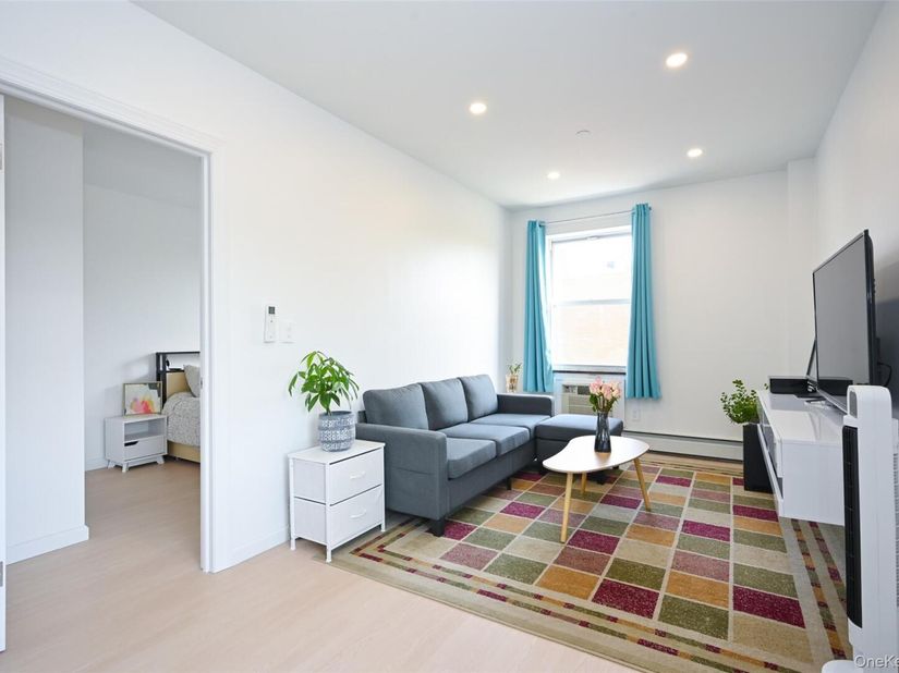 71-77 159th Street 4D, Fresh Meadows NY 11365