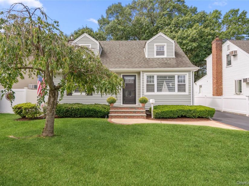10 Alliance Street, Valley Stream NY 11580