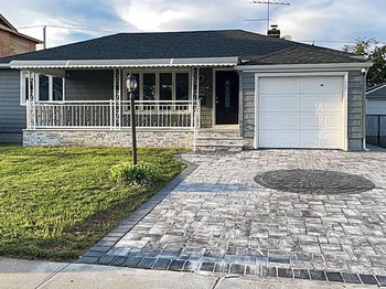 2088 Renfrew Avenue