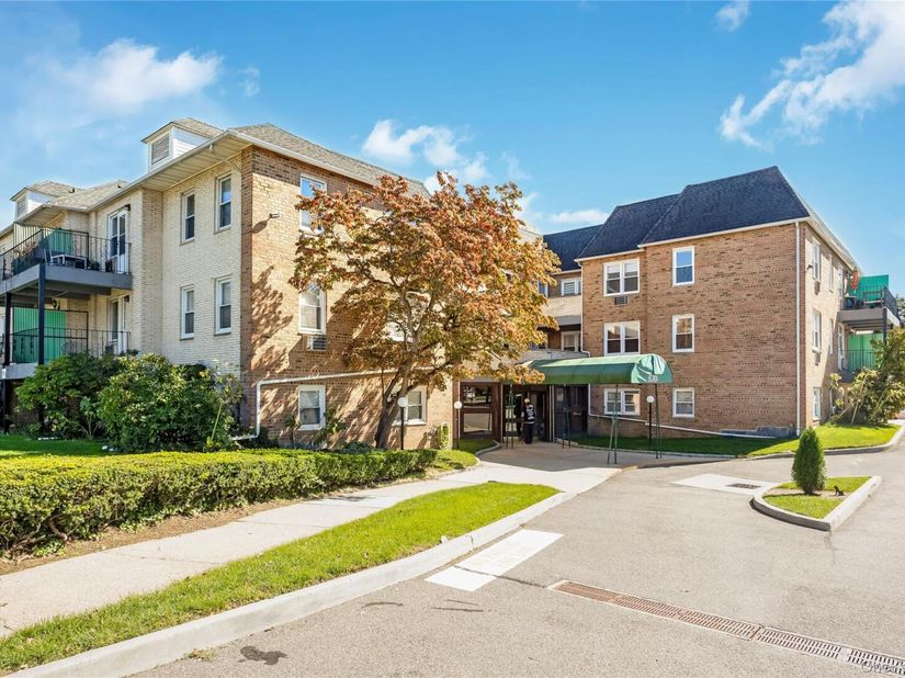 570 Broadway B11, Lynbrook NY 11563