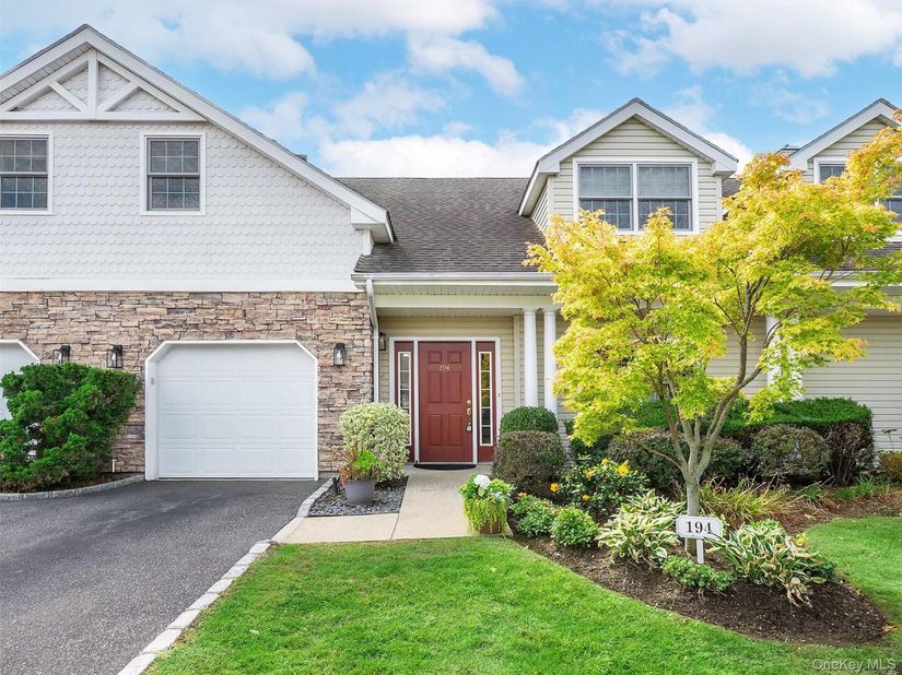 194 Pond View Drive 387, Port Washington NY 11050