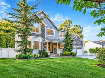 4 Crystal Brook Court