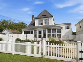 63 E Neck Court