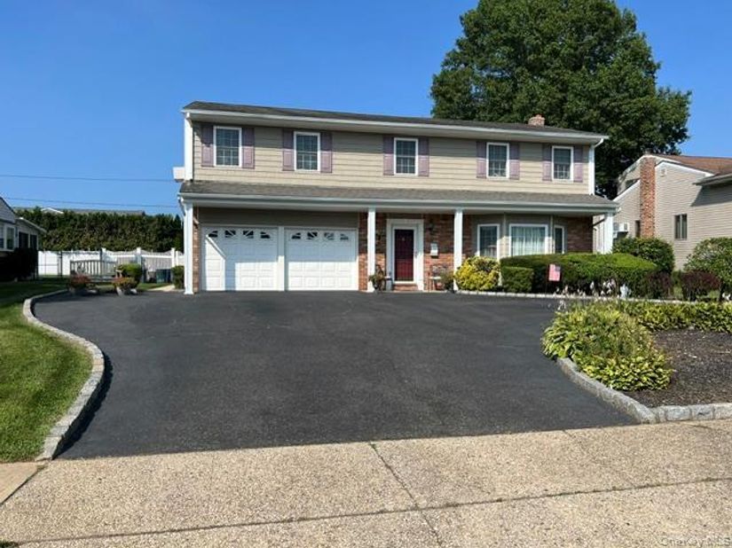 32 Columbine Lane, Kings Park NY 11754