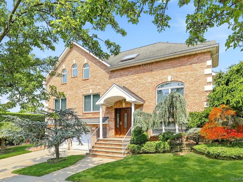 5315 Overbrook Street, Douglaston NY 11362