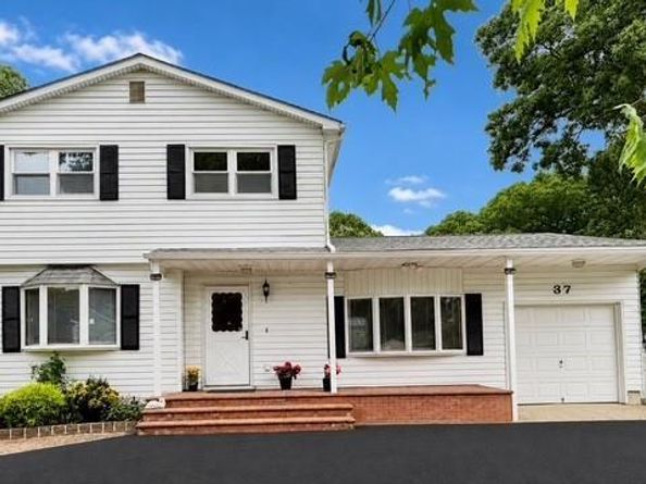 37 Hampton Avenue, Mastic NY 11950