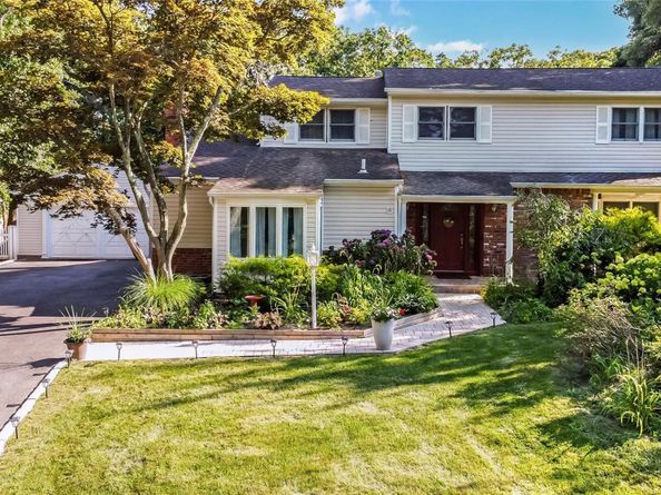 6 Marlon Lane, Hauppauge NY 11788