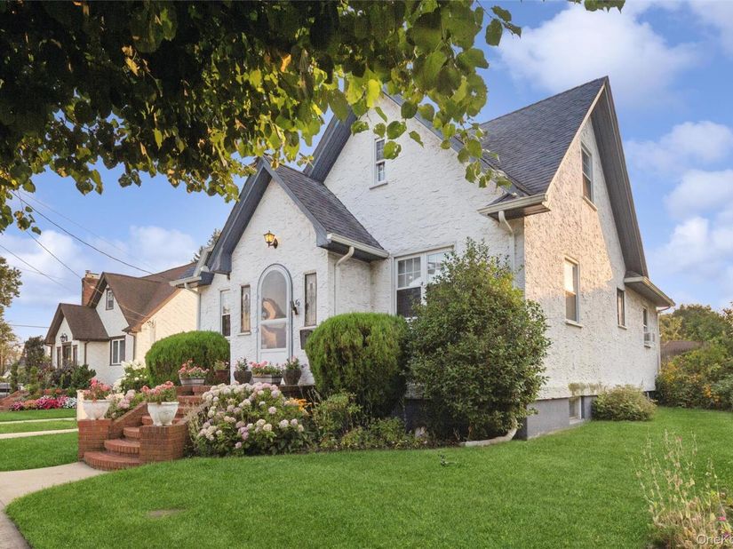 80 Dobson Avenue, Merrick NY 11566