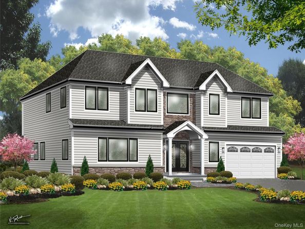 51 Kalda Lane, Plainview NY 11803