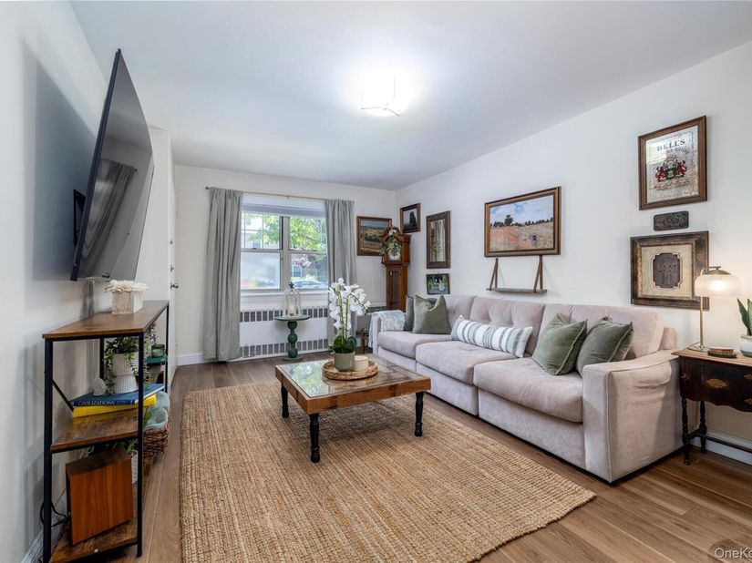 411 Merrick Road A, Rockville Centre NY 11570