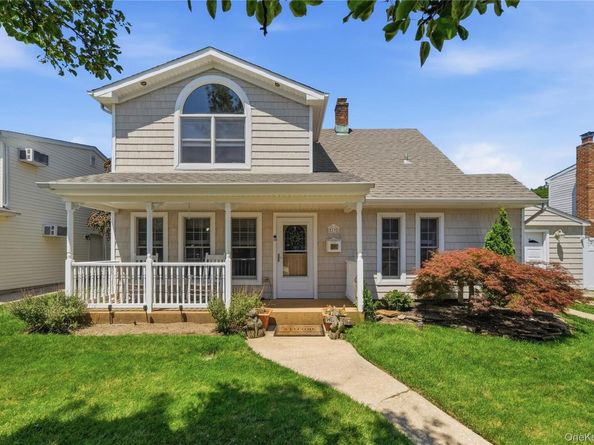 19 Tower Lane, Levittown NY 11756