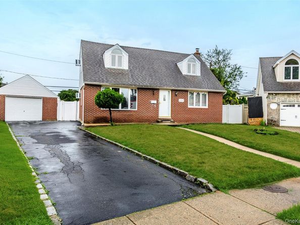 2728 Concord Drive, East Meadow NY 11554