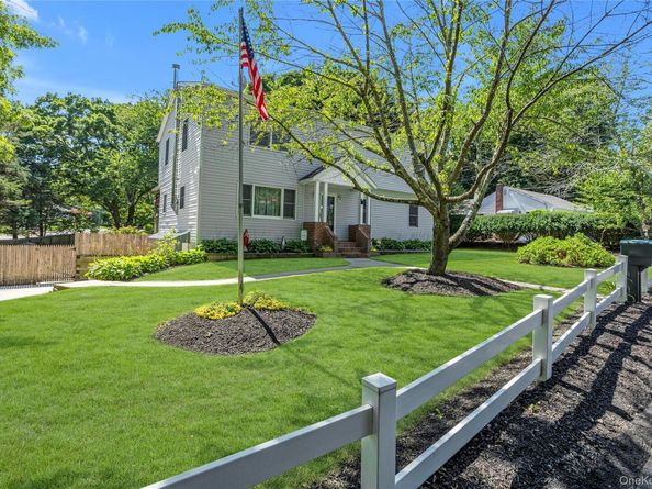 6 Giant Oak Road, Ridge NY 11961
