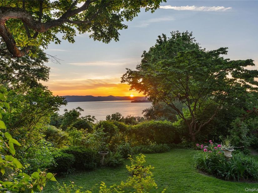 28 Hamilton Avenue, Ossining NY 10562