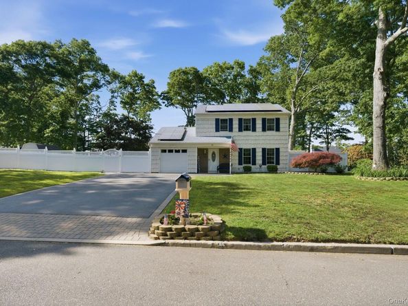 28 Cedar Heights Drive, Ridge NY 11961