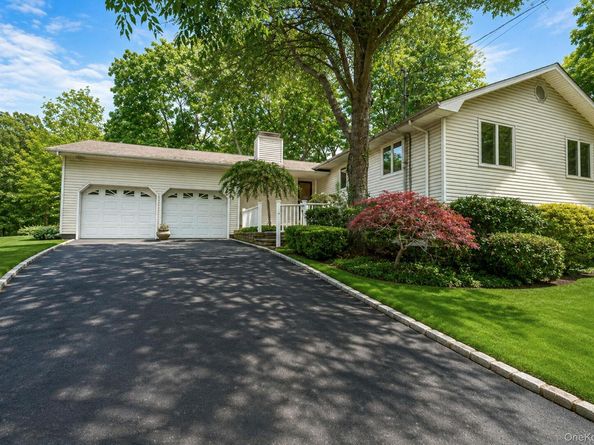 61 Ledgewood Drive, Smithtown NY 11787