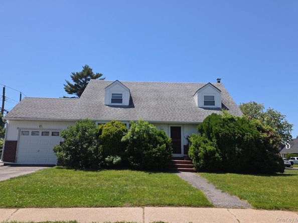 80 Elmwood Street, Plainview NY 11803