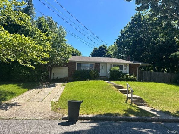 1533 Agate Street, Bay Shore NY 11706