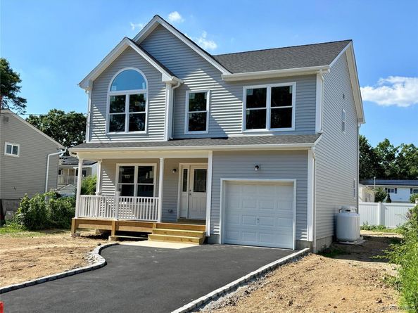 69 Offaly Street, Amityville NY 11701