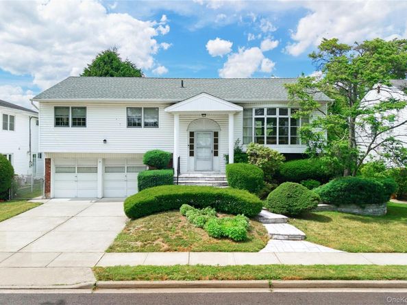 726 University Street, Valley Stream NY 11581
