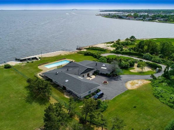 115 S Saxon Avenue, Bay Shore NY 11706