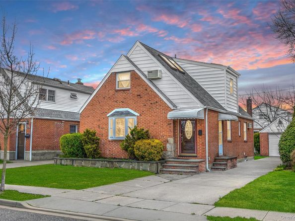 218 Brown Street, Mineola NY 11501