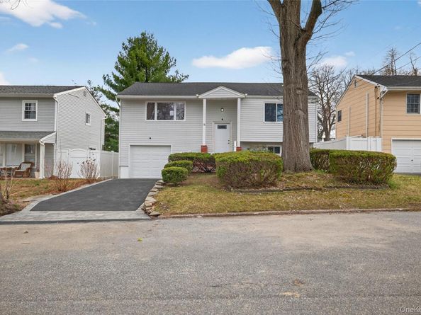 15 Lindsay Street, Huntington NY 11743