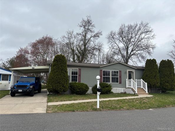 1661 Old Country Road 417, Riverhead NY 11901