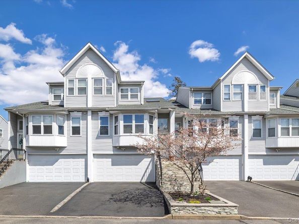 9 Eastern Drive, New Hyde Park NY 11040