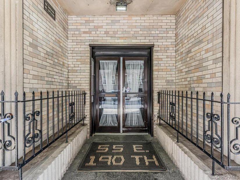 55 E 190 57, Bronx NY 10468