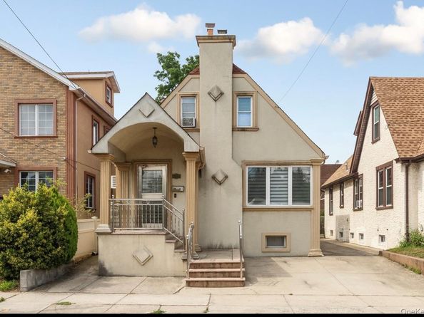 16711 81st Avenue, Hillcrest (Queens) NY 11432