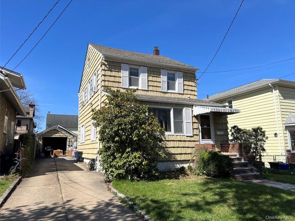 4224 249th Street, Little Neck NY 11363