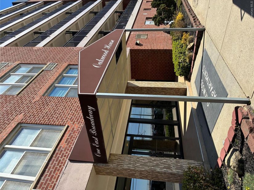 1 E Broadway 7B, Long Beach NY 11561