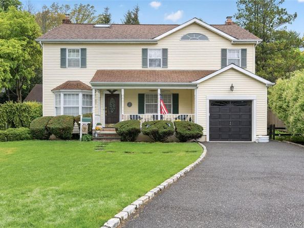 28 Midway Avenue, Locust Valley NY 11560