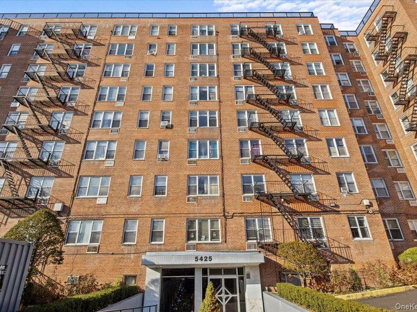 5425 Valles Avenue 2M, Bronx NY 10471