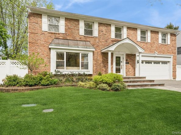 192 Split Rock Road, Syosset NY 11791