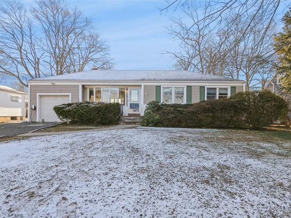 17 Goldsmith Avenue, Greenlawn NY 11740