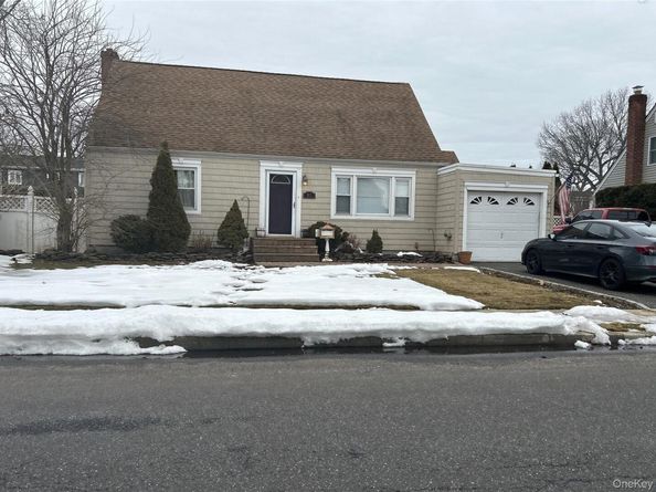 95 Clark Avenue, Massapequa NY 11758