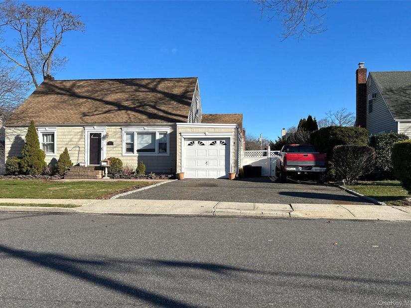 95 Clark Avenue, Massapequa NY 11758