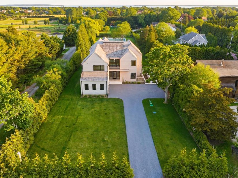 50 Tuckahoe Lane, Southampton NY 11968